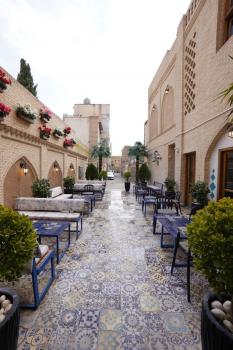 هتل آپارتمان پارتیکان اصفهان فضای محوطه