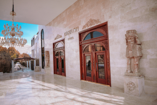 هتل داریوش بجنورد محوطه بیرونی