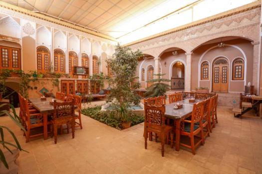 اقامتگاه سنتی پارس یزد اقامتگاه سنتی پارس یزد فضای داخلی اقامتگاه