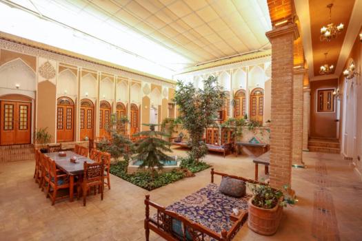 اقامتگاه سنتی پارس یزد فضای داخلی اقامتگاه