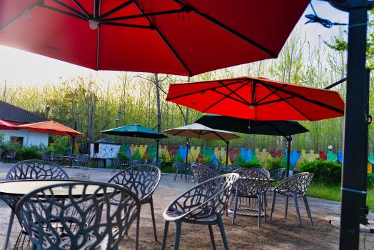 مجتمع گردشگری مهرگان صومعه سرا فضای بیرونی