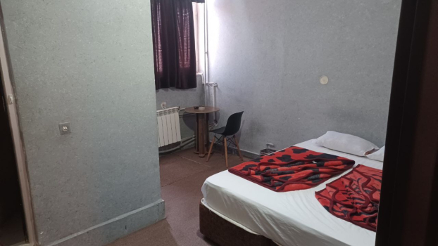 مهمانسرا پاییز اردبیل اتاق دو تخته با سرویس بهداشتی اختصاصی