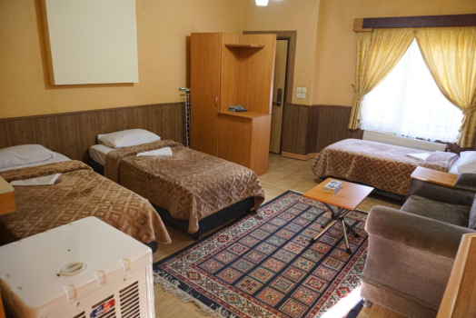 مجتمع گردشگری کوثر اردبیل فضای داخلی اتاق‌ها