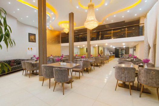 هتل قصر نادری قم رستوران