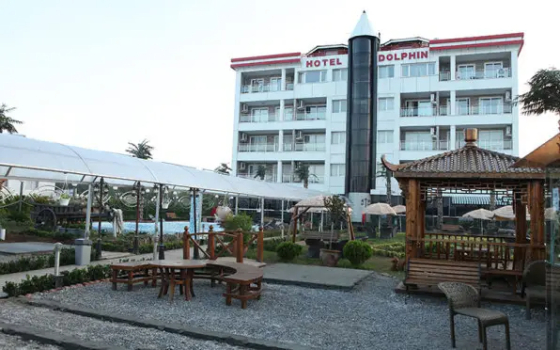 هتل دلفین بندر انزلی نمای بیرونی