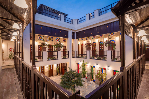 اقامتگاه سنتی دنسه ریحان بندربوشهر محوطه بیرونی