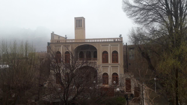 اقامتگاه بوم‌گردی حاجی خان تفت فضای داخلی