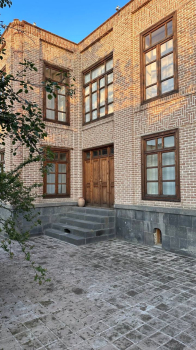 اقامتگاه سنتی خانه تاریخی صادقی اردبیل فضای محوطه