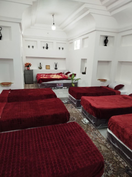 اقامتگاه بوم‌گردی چهار قنات یزد فضای داخلی اتاق‌ها