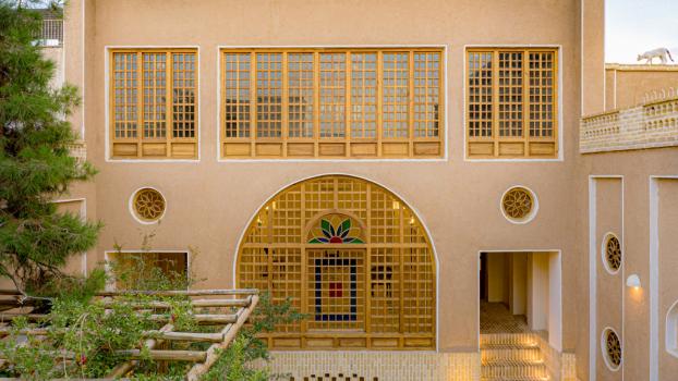 اقامتگاه سنتی دالان جهان اصفهان فضای محوطه