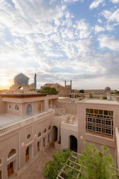 اقامتگاه سنتی دالان جهان اصفهان فضای محوطه