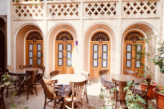 اقامتگاه سنتی شیخداد یزد فضای محوطه