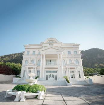 هتل بزرگ ملک لاهیجان نمای بیرونی