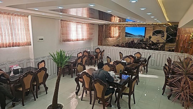 خانه مسافر آرش قم رستوران