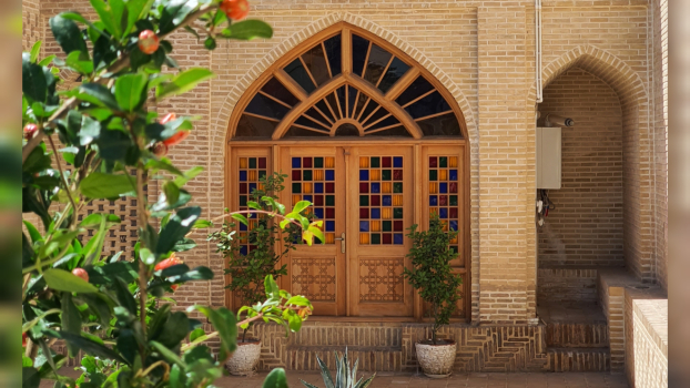 مجتمع گردشگری عمارت حاکم ساوه فضای محوطه