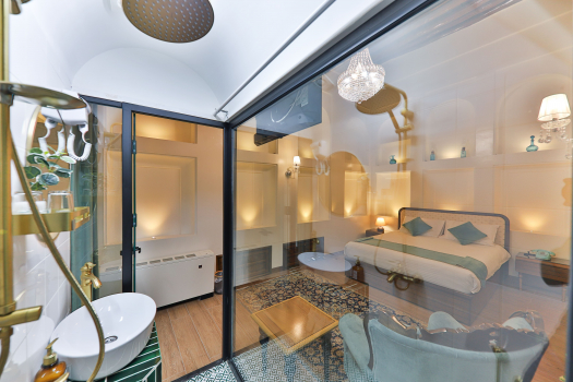 اقامتگاه سنتی آریانا مهر کرمانشاه اتاق دو تخته دابل حریر