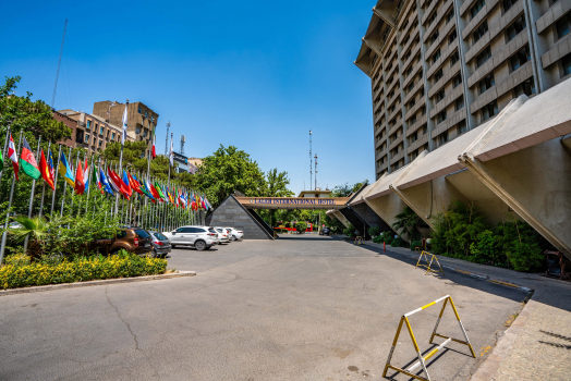 هتل لاله تهران نمای بیرونی