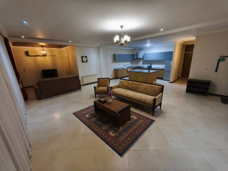 هتل آپارتمان کیش مهر فریدون‌ کنار فصای داخلی سوئیت‌ها