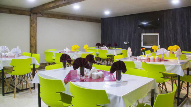 هتل آکراس سیرجان رستوران