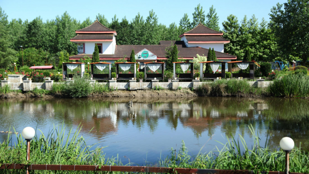 مجتمع گردشگری مهرگان صومعه سرا فضای بیرونی