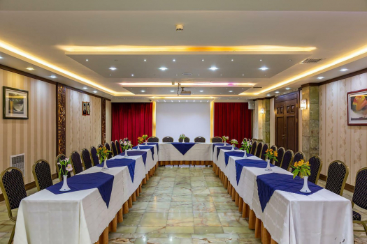 هتل پارسیان عالی قاپو اصفهان سالن همایش 2