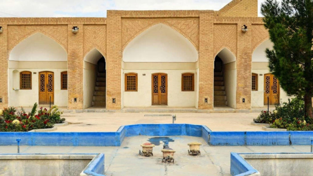 هتل منتظران شهرضا فضای محوطه هتل