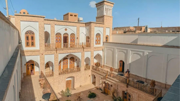 اقامتگاه سنتی سنگ پلوی کاشان اقامتگاه سنتی سنگ پلویی کاشان فضای داخلی اقامتگاه 1