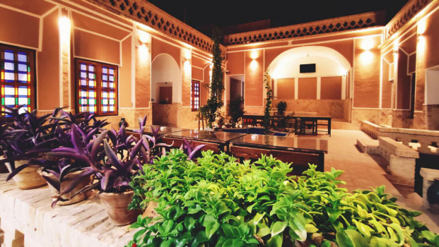 اقامتگاه سنتی خوان سالار یزد اقامتگاه سنتی خوان سالار یزد فضای داخلی اقامتگاه ۱