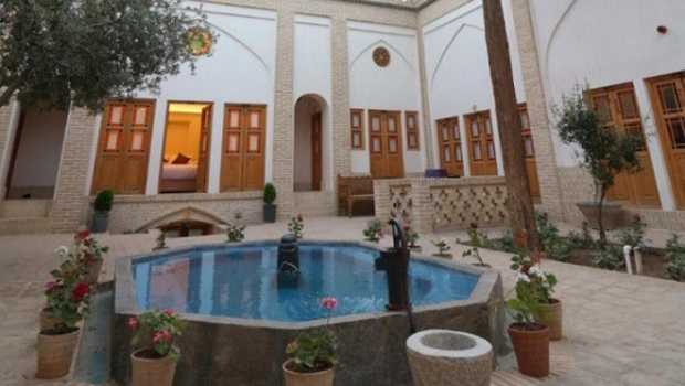 اقامتگاه سنتی قجر کاشان فضای داخلی اقامتگاه ۱