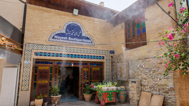 هتل سنتی نیایش شیراز نمای بیرونی