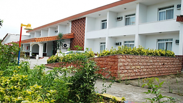 هتل جهانگردی چلندر نوشهر نمای بیرونی 2