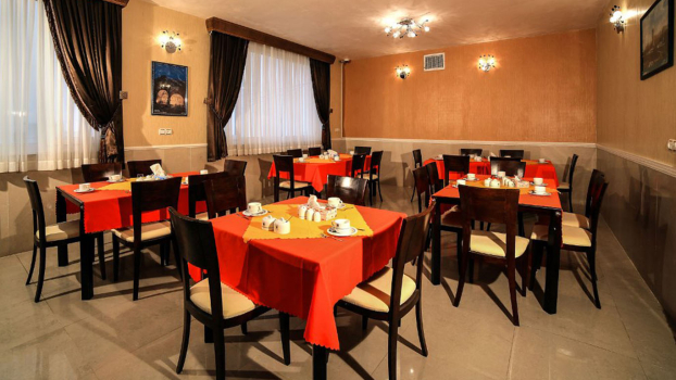 هتل جهانگردی علیصدر کبودر آهنگ کافی شاپ