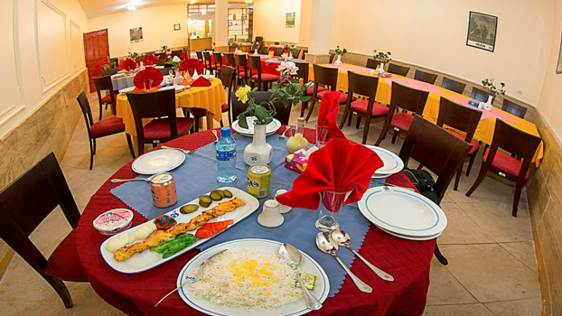 هتل جهانگردی سراب رستوران