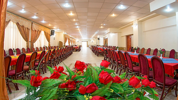 هتل جهانگردی سراب تالار پذیرایی