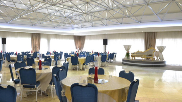 مجتمع گردشگری همای سعادت دلیجان تالار پذیرایی 1