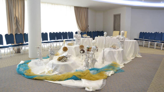 مجتمع گردشگری همای سعادت دلیجان تالار پذیرایی 2