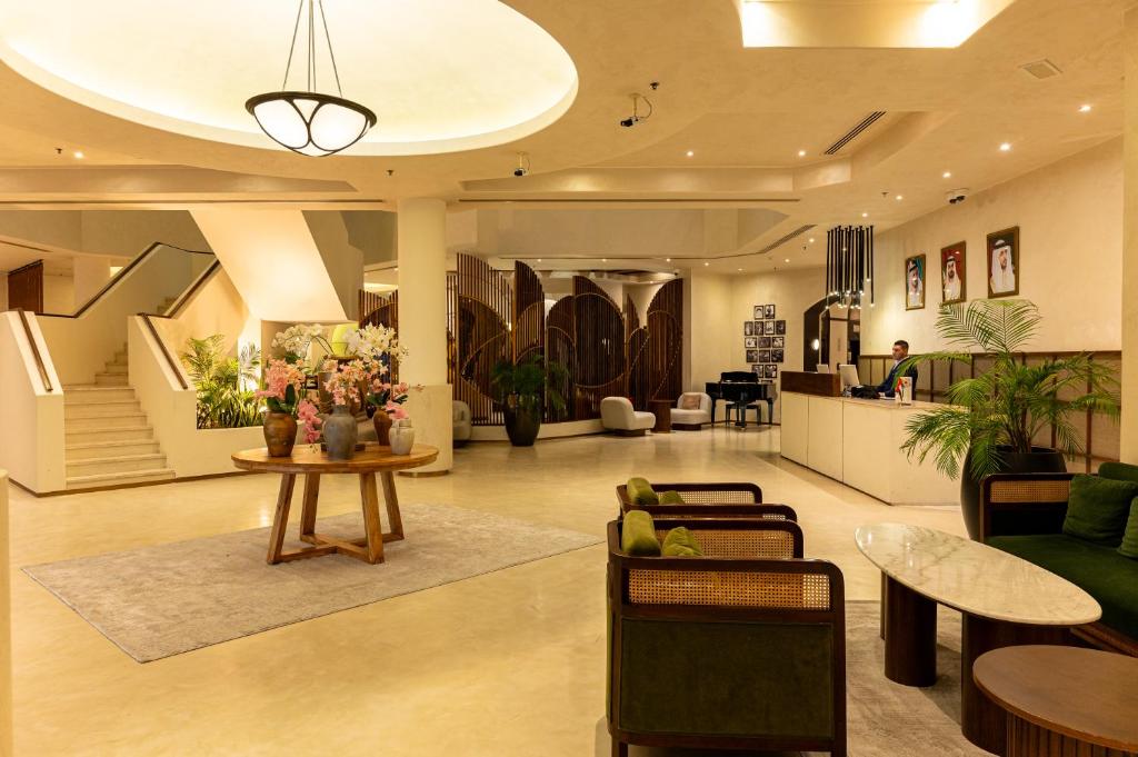 Majestic Cove Hotel