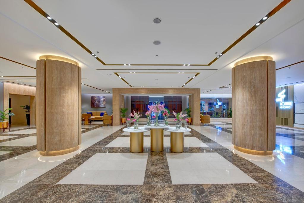 Two Seasons Hotel