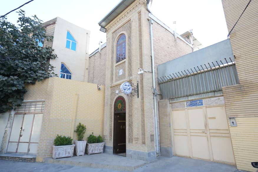 اقامتگاه سنتی جیران کرمانشاه نمای بیرونی
