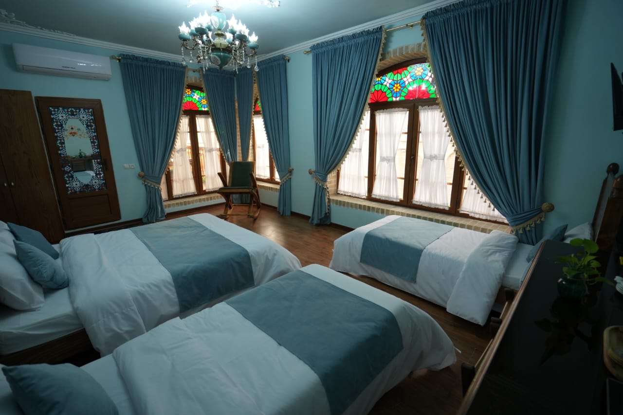 اقامتگاه سنتی جیران کرمانشاه چهارخته پرنیان