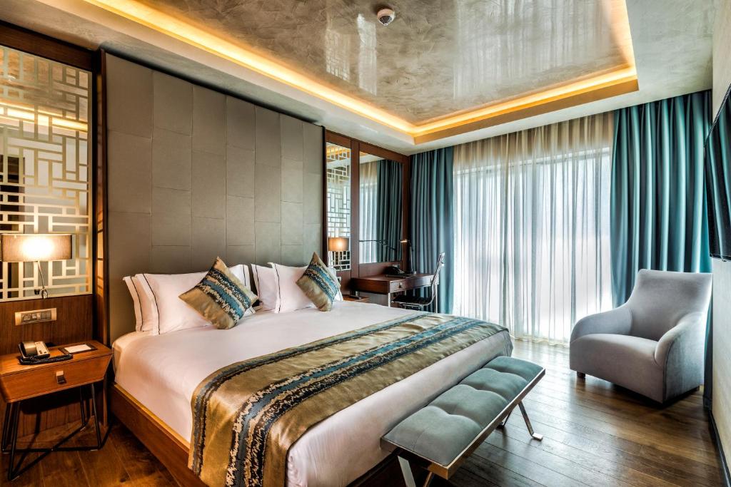 CLARION GOLDEN HORN