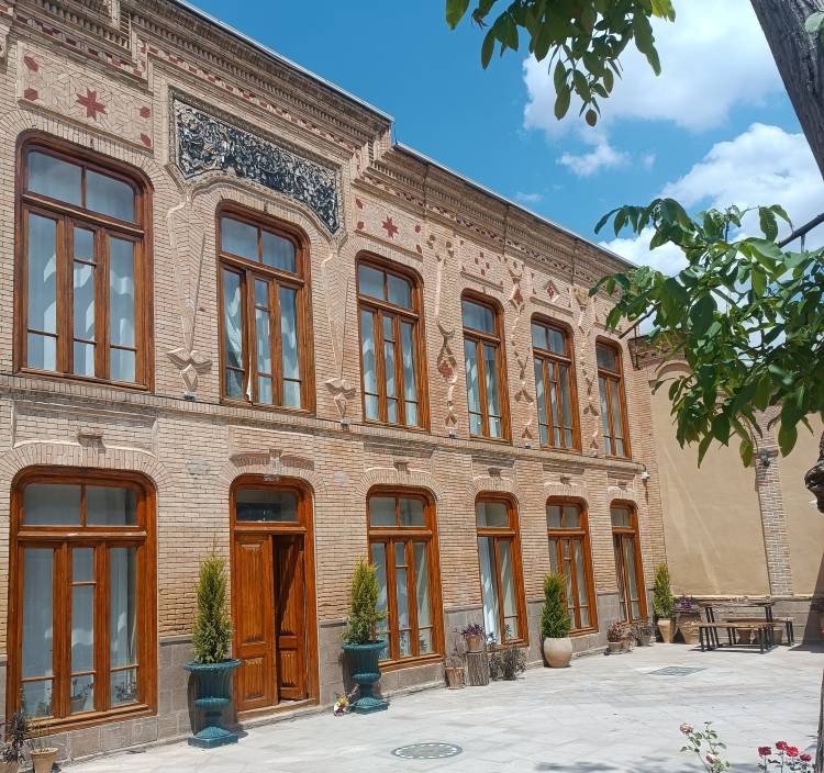 Javan Historical House Hotel Tabriz, Tabriz — photo 1