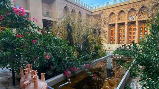 نمای هتل شعرباف یزد