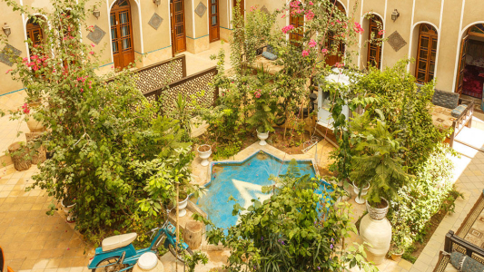 نمای دوستانه