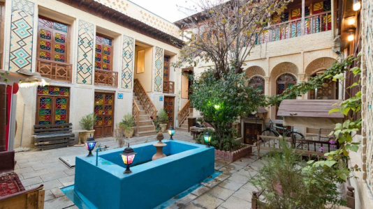 نمای هتل سنتی نیایش شیراز