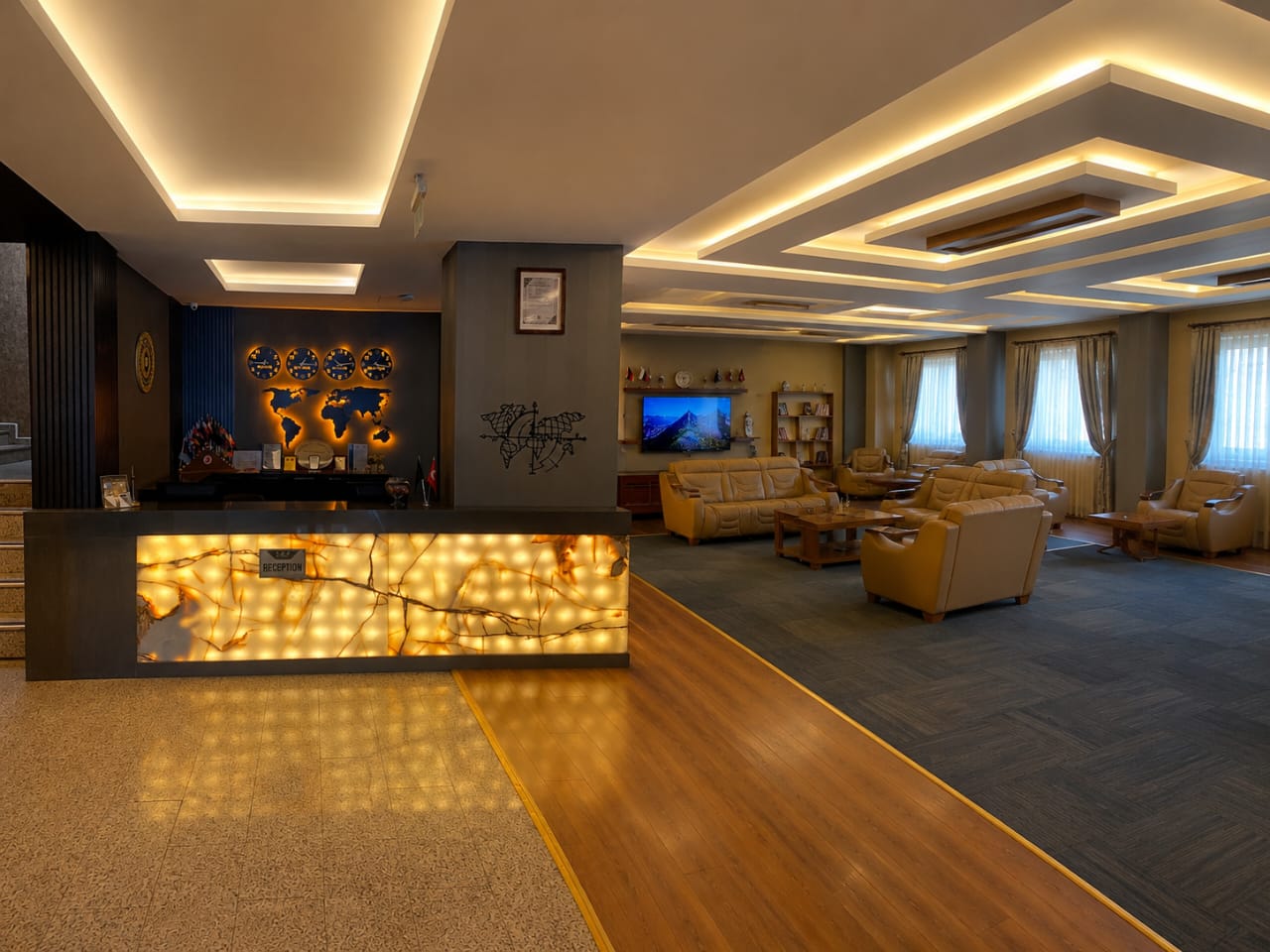Taht Palace