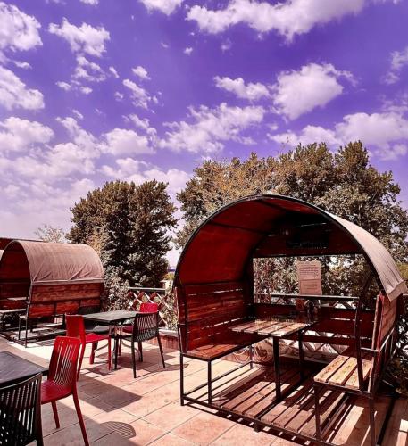 هتل ایرانیان قزوین فضای محوطه