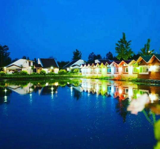 مجتمع گردشگری مهرگان صومعه سرا فضای بیرونی