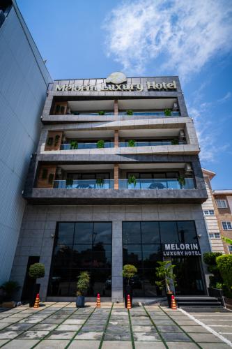 هتل ملورین بندرانزلی نمای بیرونی