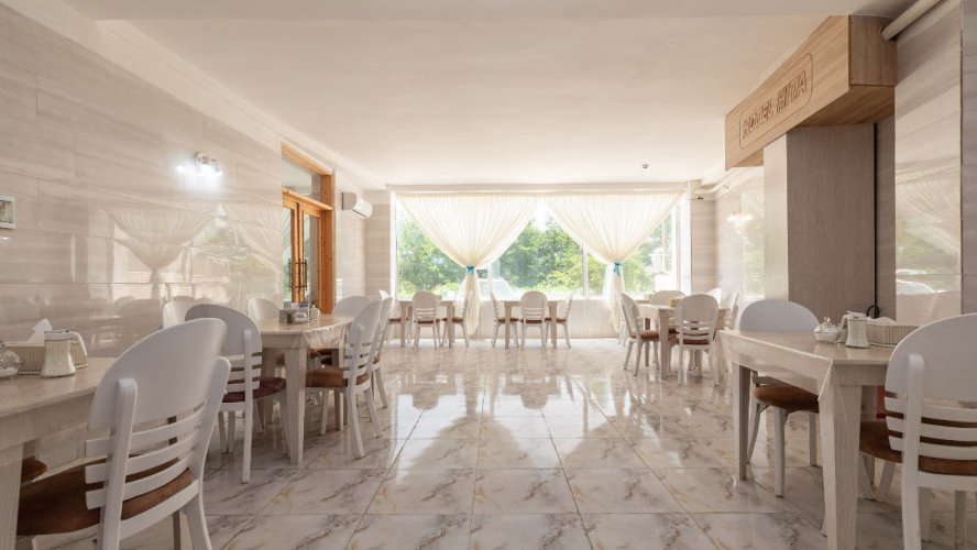 هتل هیتا لاهیجان رستوران